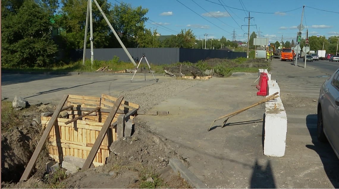 В Пензе на улице Львовской заменили трубу, которая должна отводить дождевые и талые воды