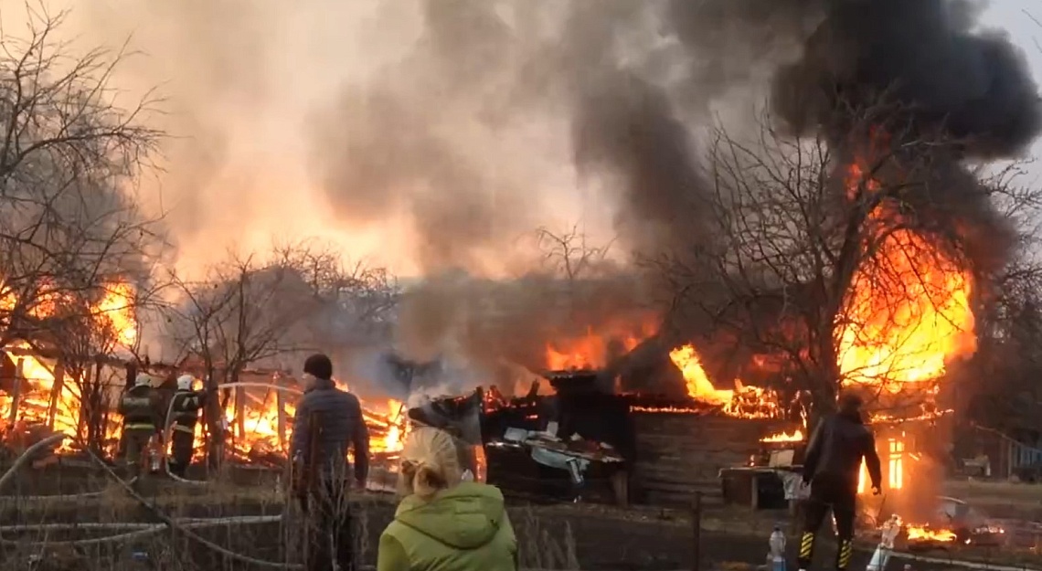 На станции «Арбеково» в Пензе крупный пожар уничтожил постройки