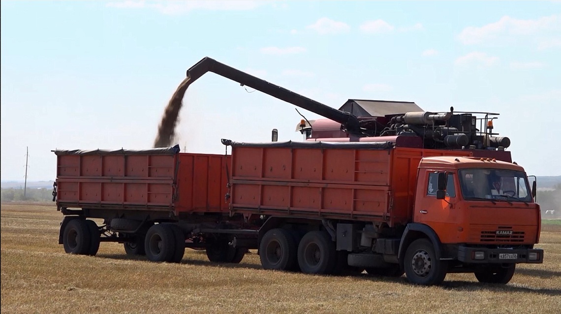 В Пензенской области аграрии получили первый миллион тонн зерна