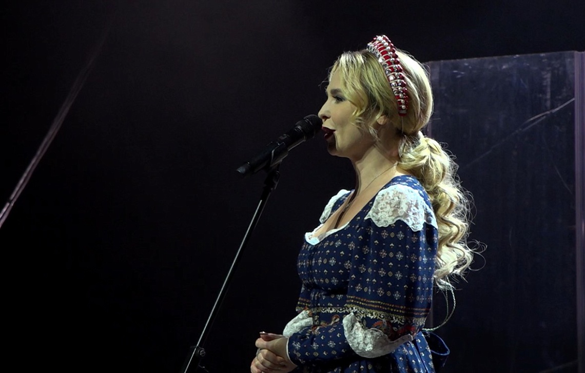 Перед пензенскими зрителями выступила певица Пелагея вместе со своей группой