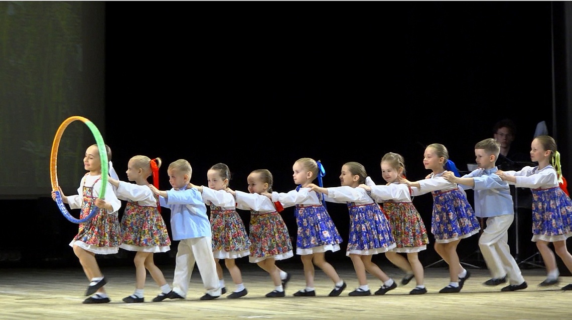 В Пензе воспитанники студий хореографического ансамбля «Вензеля» выступили с отчетным концертом