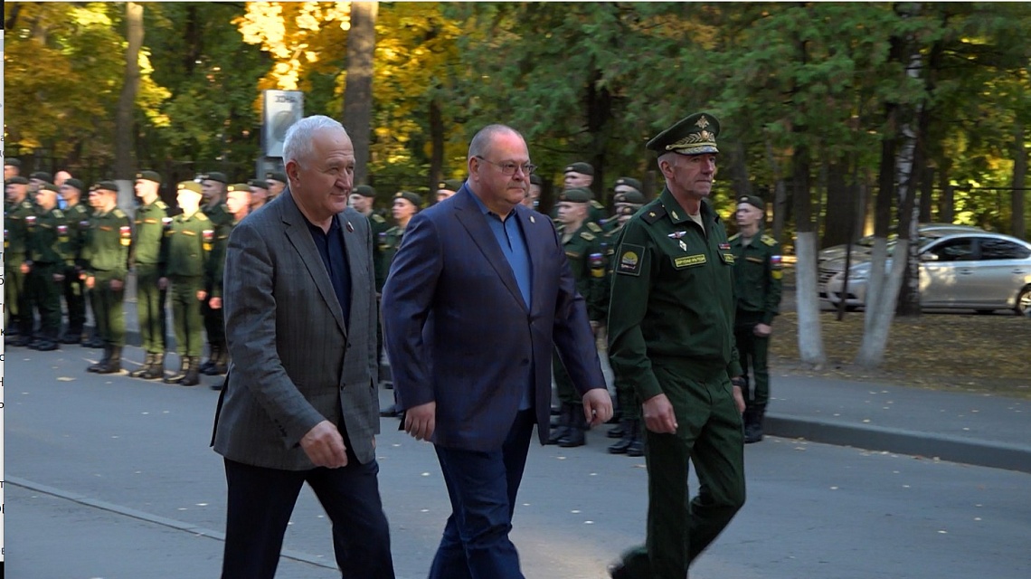 Олег Мельниченко вместе с делегацией комитета по обороне и безопасности Совета Федерации РФ посетил Пензенский артиллерийский инженерный институт