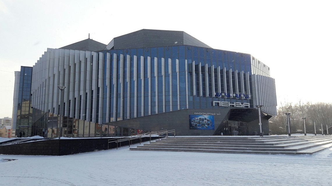 Пензячка предлагает сделать на Юбилейной площади каток и горку