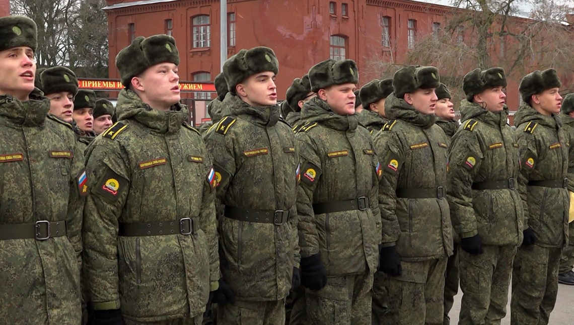 В Пензе на плацу артучилища состоялось праздничное построение в честь Дня ракетных  войск