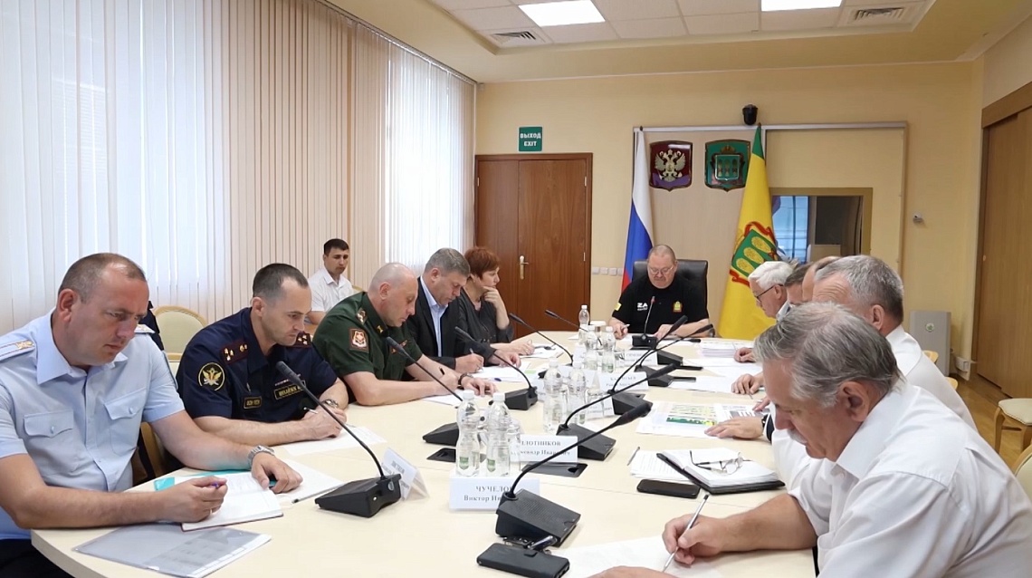 Губернатор поручил усилить контроль на водоемах области и за электросамокатами на дорогах