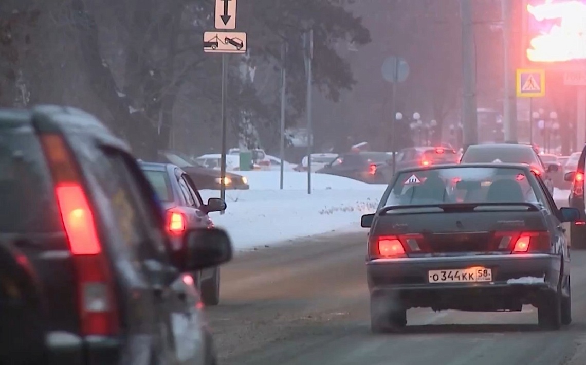 Сотрудники регионального управления ГИБДД провели акцию «Полицейский Дед Мороз»