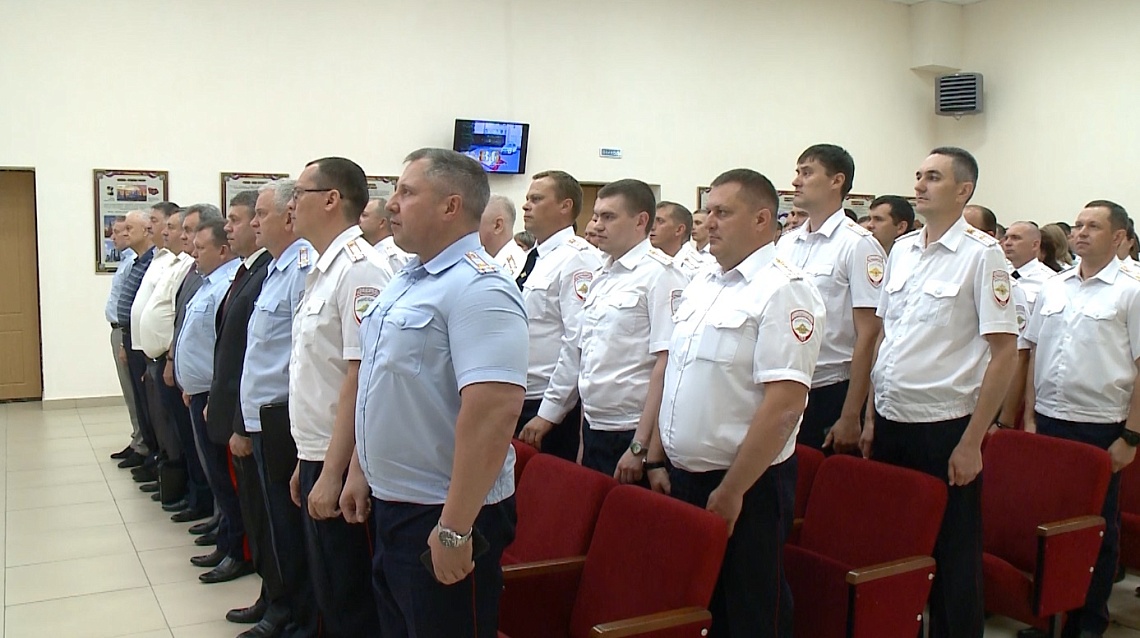 В Пензе сотрудники и ветераны ГИБДД отметили свой профессиональный праздник