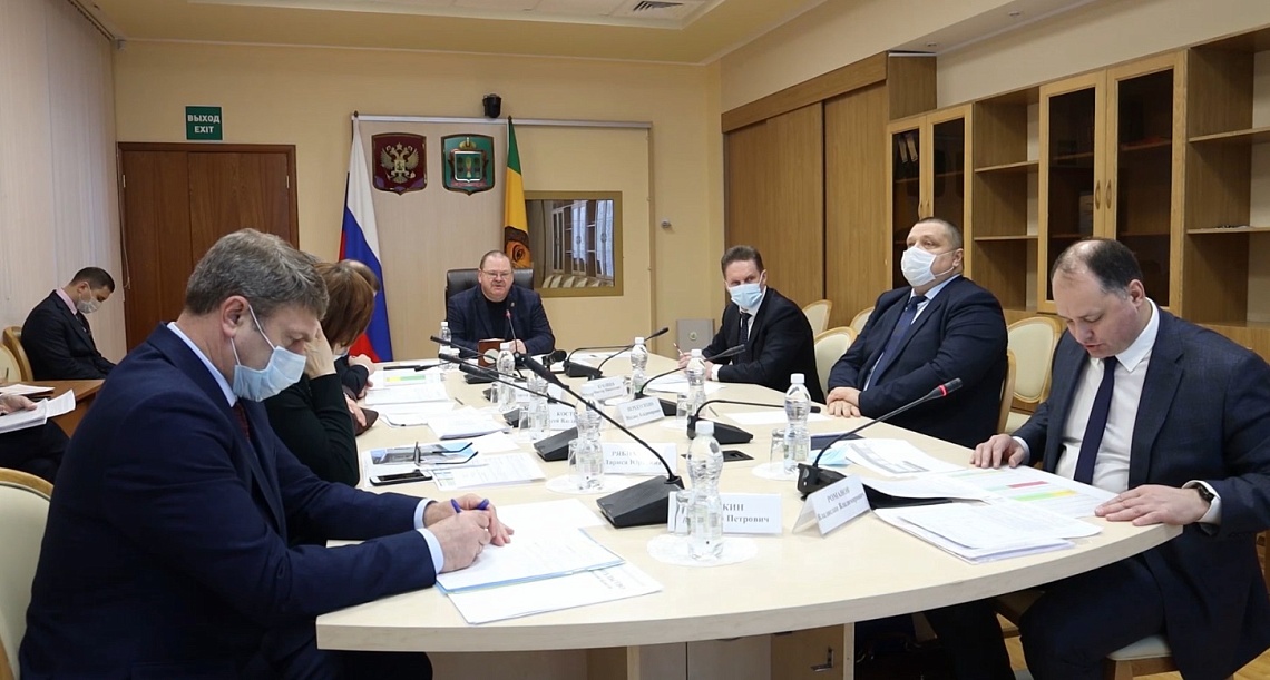 На оперативном совещании в правительстве региона шла речь о строительстве детских садов