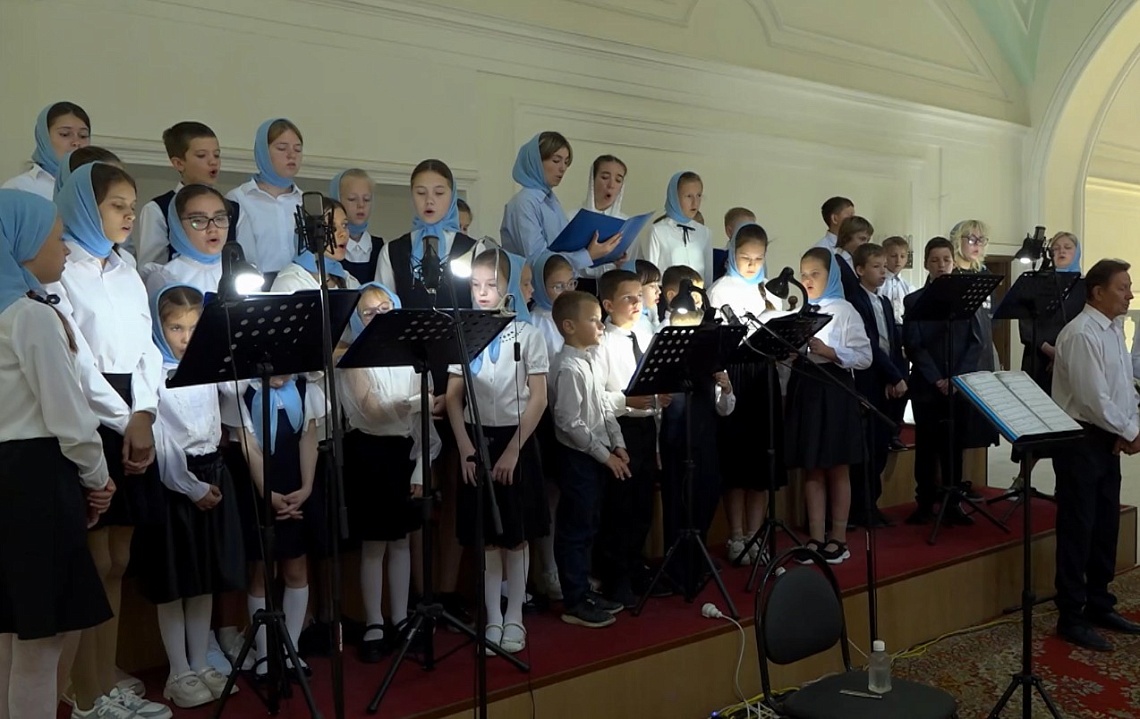 Митрополит Серафим совершил в Пензе литургию и молебен перед началом учебного года