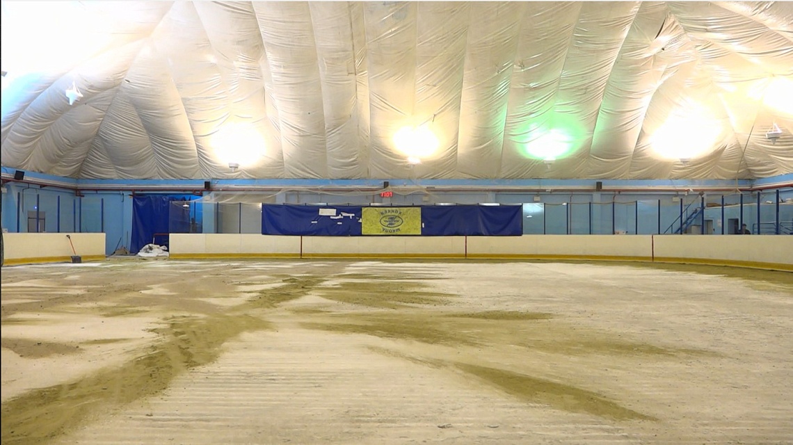 В Пензе ремонтируют ледово-спортивный комплекс «Золотая шайба»