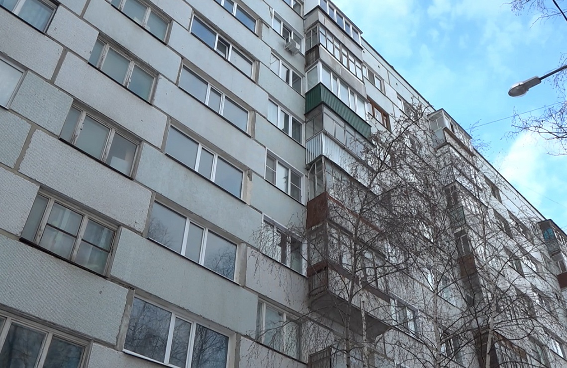 Жители на улице Ладожской  столкнулись с трудностями смены УК