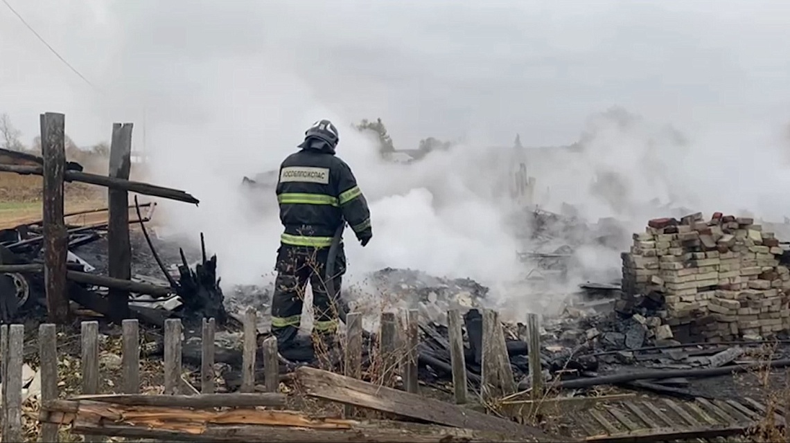 В Лопатинском районе в пожаре погибли два человека