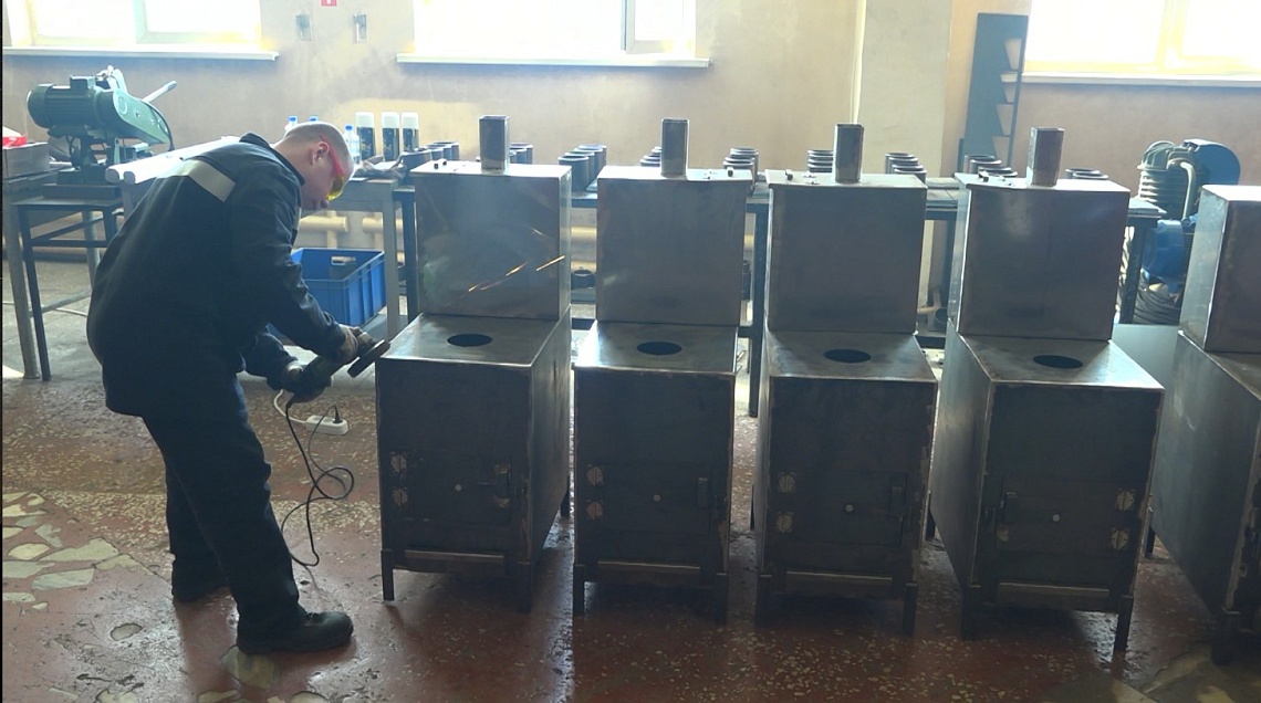 В Пензе для бойцов, находящихся в зоне проведения СВО, изготовили печки-буржуйки