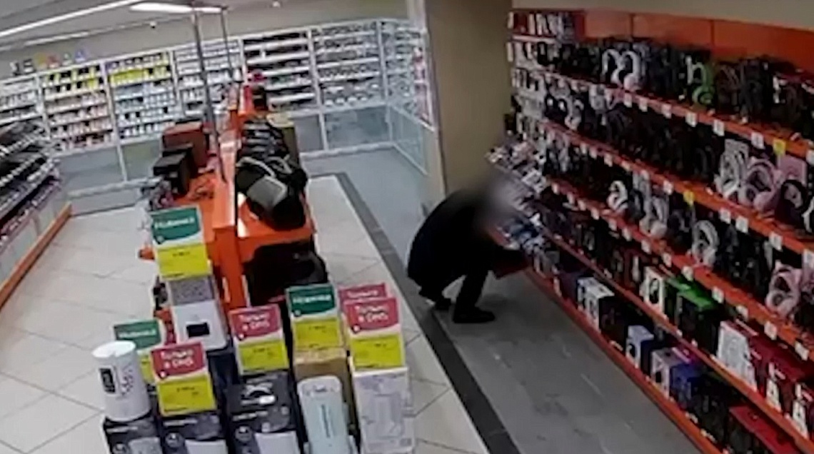 В Пензе арестовали мужчину, который украл наушники