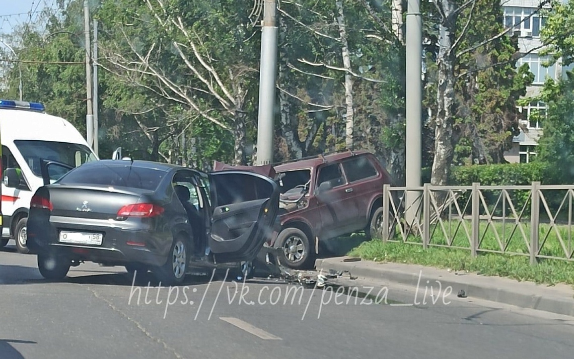 В ДТП на проспекте Победы пострадали двое детей