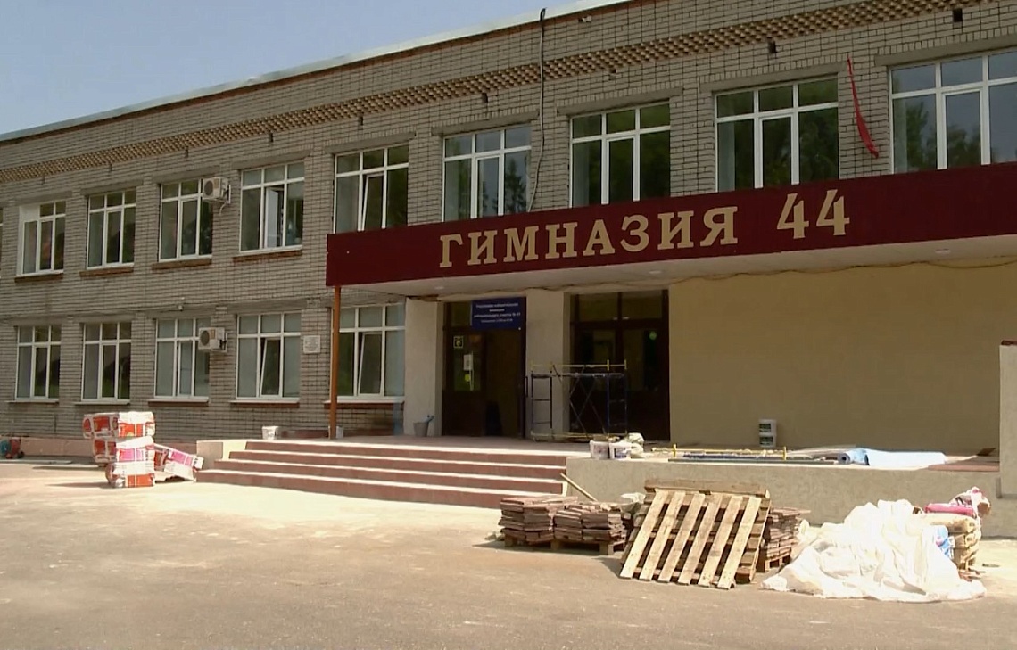 Заместитель председателя Пензенской городской Думы Юрий Зиновьев проконтролировал, как идет ремонт в гимназии №44