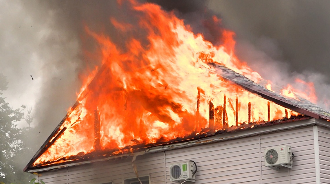 В Пензе произошло возгорание на чердаке одного из домов на улице Солдатской