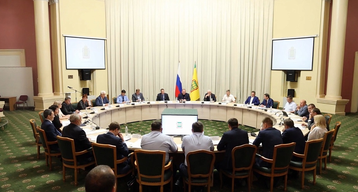 В правительстве области обсудили промежуточные результаты сдачи ЕГЭ одиннадцатиклассниками