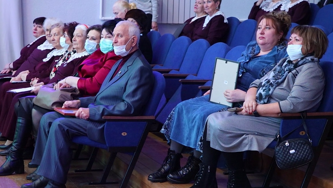Валерий Лидин посетил Дом культуры в селе Куракино