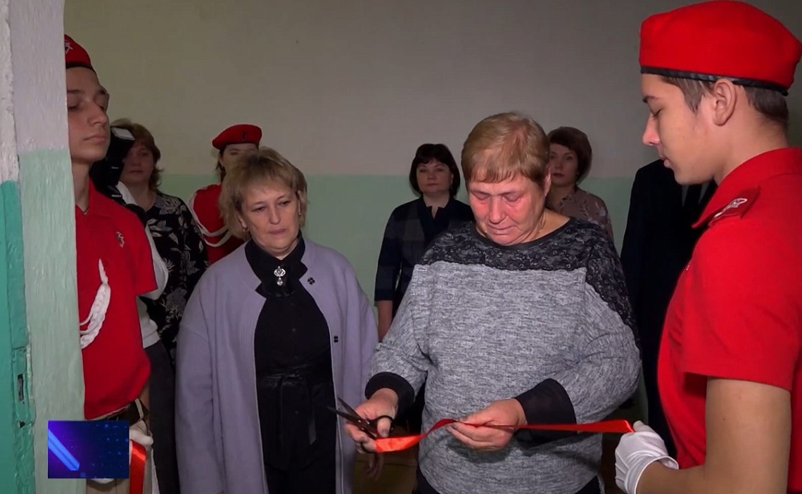 В школе села Пригородного Сердобского района торжественно открыли парту Героя - Андрея Каляпина