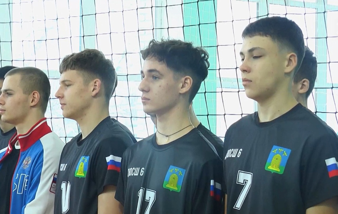 В Каменке прошел турнир по волейболу памяти педагога Каменского техникума промышленных технологий