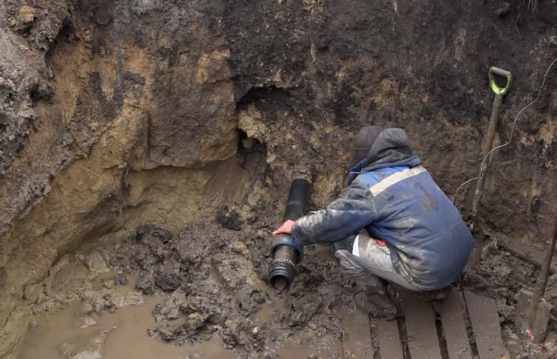 Жители микрорайона Заря жалуются на  отсутствие воды, дорог и освещения