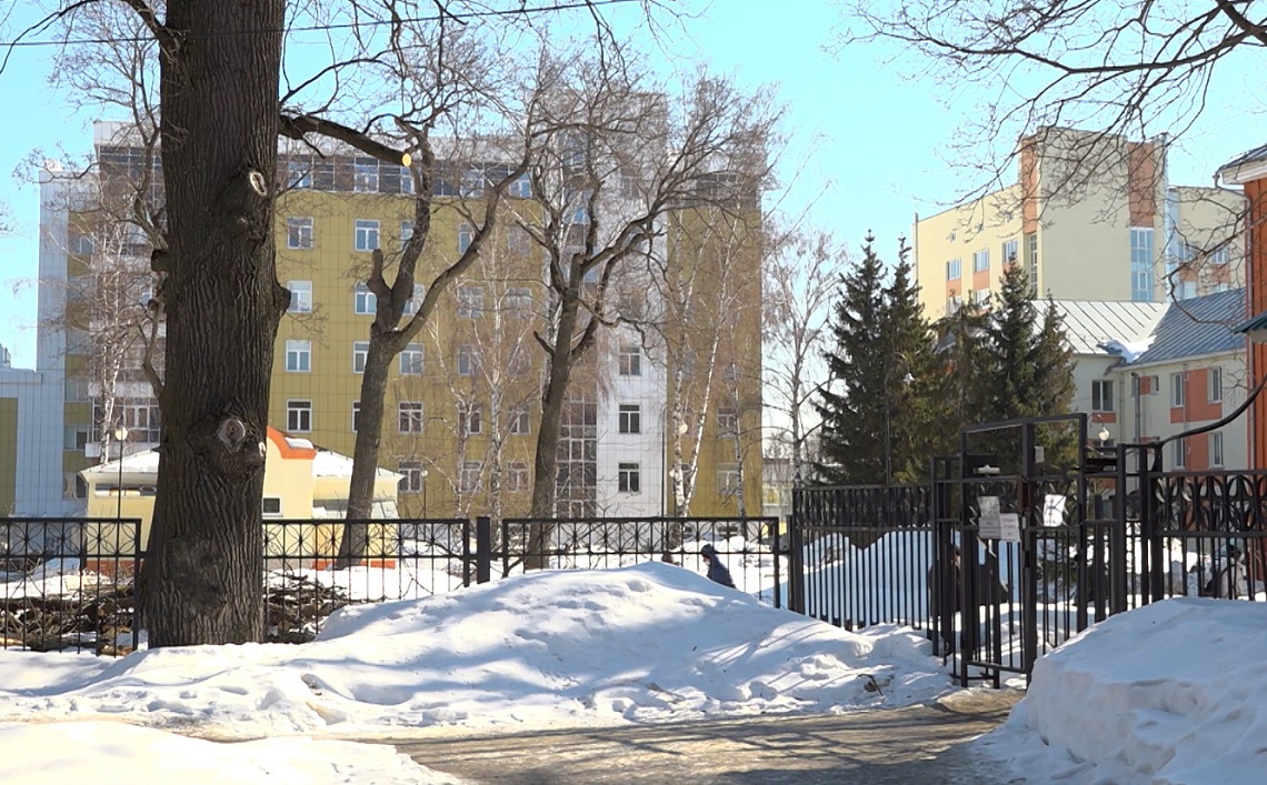 Пострадавшие в ЧП на производстве в результате разлива битума в среду идут на поправку