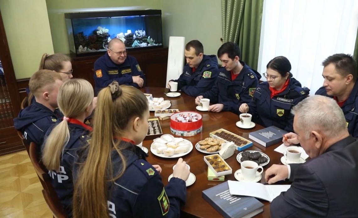 Губернатор Олег Мельниченко встретился с бойцами отряда содействия полиции «Тигр»
