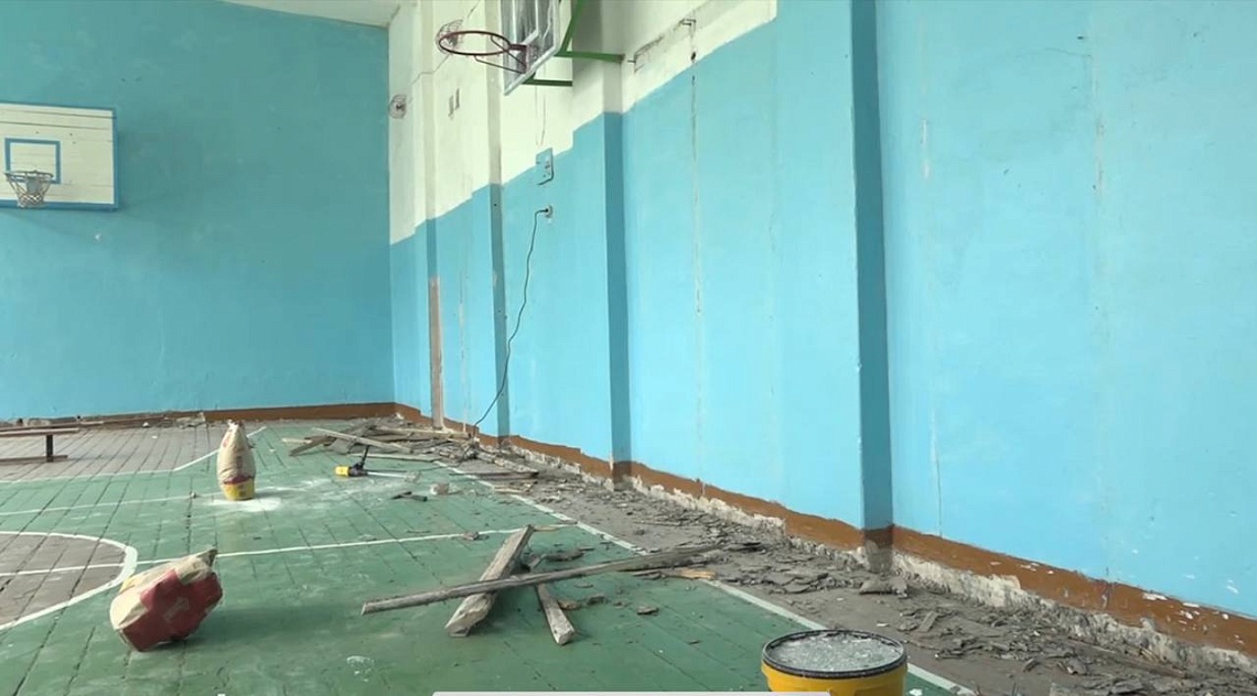 Валерий Лидин вручил награду ветерану пионерии из Сердобска