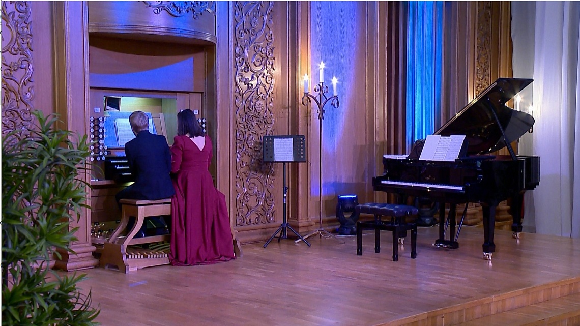 В Пензе музыканты Дина Ихина и Денис Маханьков выступили с концертной программой «Зимняя дорога»