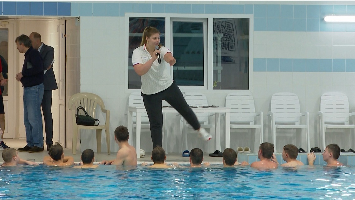 В Пензе заслуженный мастер спорта России по водному поло Мария Борисова провела мастер-класс
