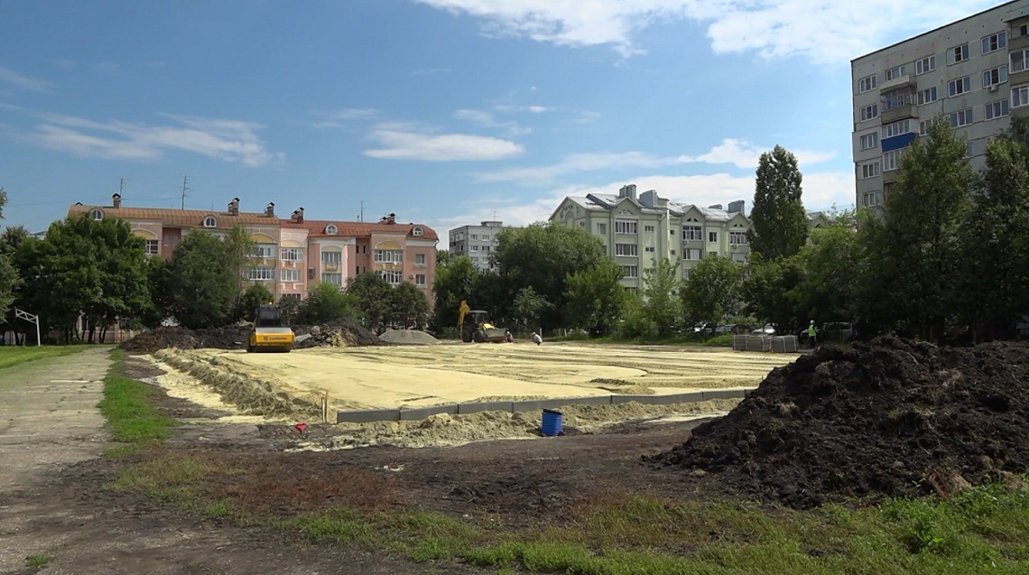 В Пензе в школе №11 строят новую спортивную площадку в рамках проекта «Газпром – детям»