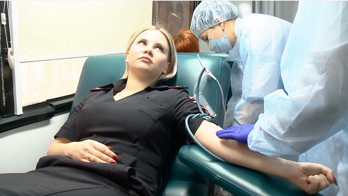 В Пензе сотрудники УМВД присоединились к акции «Донор в погонах»