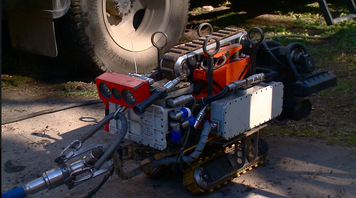 В Пензе сотрудники компании «ТПлюс» обследуют сети теплоснабжения с помощью специальных роботов