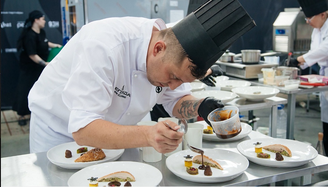 Повар из Пензы занял первое место в пятой Всероссийской олимпиаде по кулинарии и сервису «Легенда»