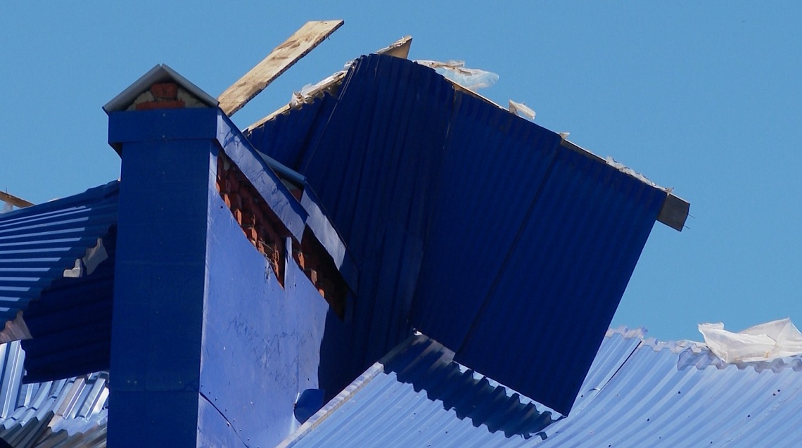 Олегу Мельниченко доложили о ходе восстановительных работ в населенных пунктах после урагана