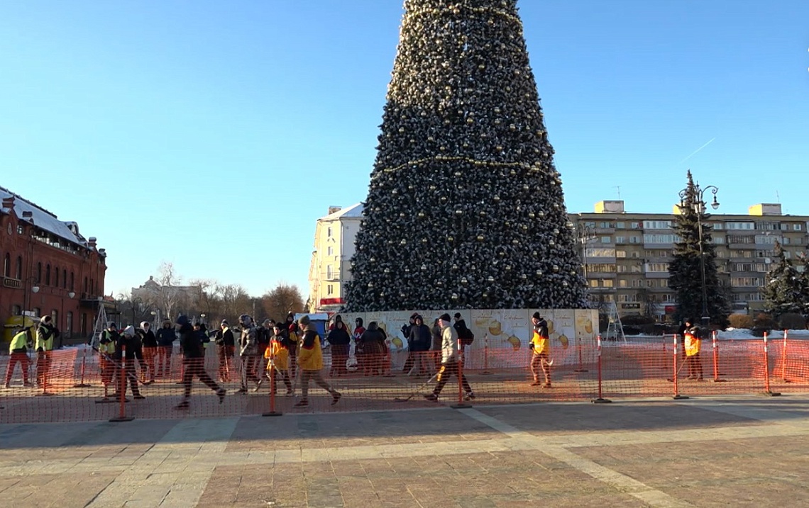 На площади Ленина прошел необычный турнир по хоккею