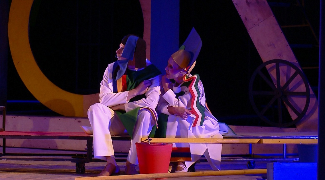 Тамбовский академический театр в рамках пятого фестиваля «МаскерадЪ» представил спектакль «Формула любви»