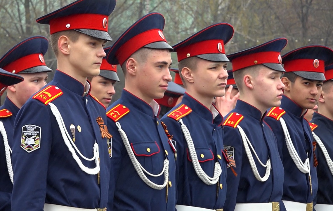 В Пензе стартовала всероссийская акция «Красная гвоздика»