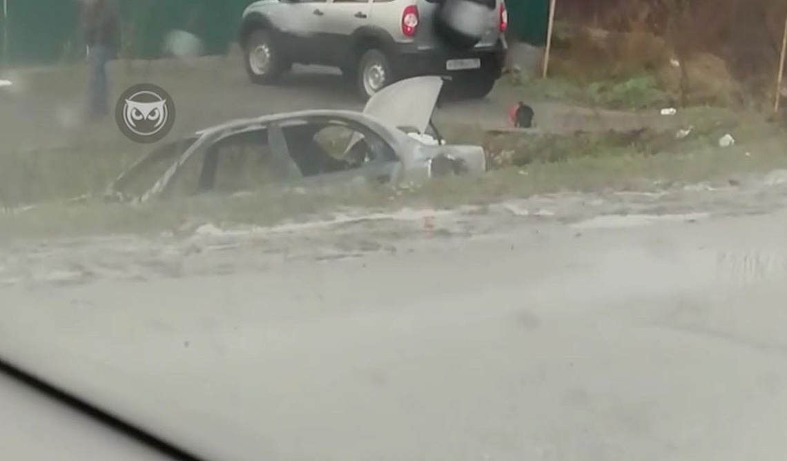 В Мичуринском иномарка после ДТП сгорела дотла