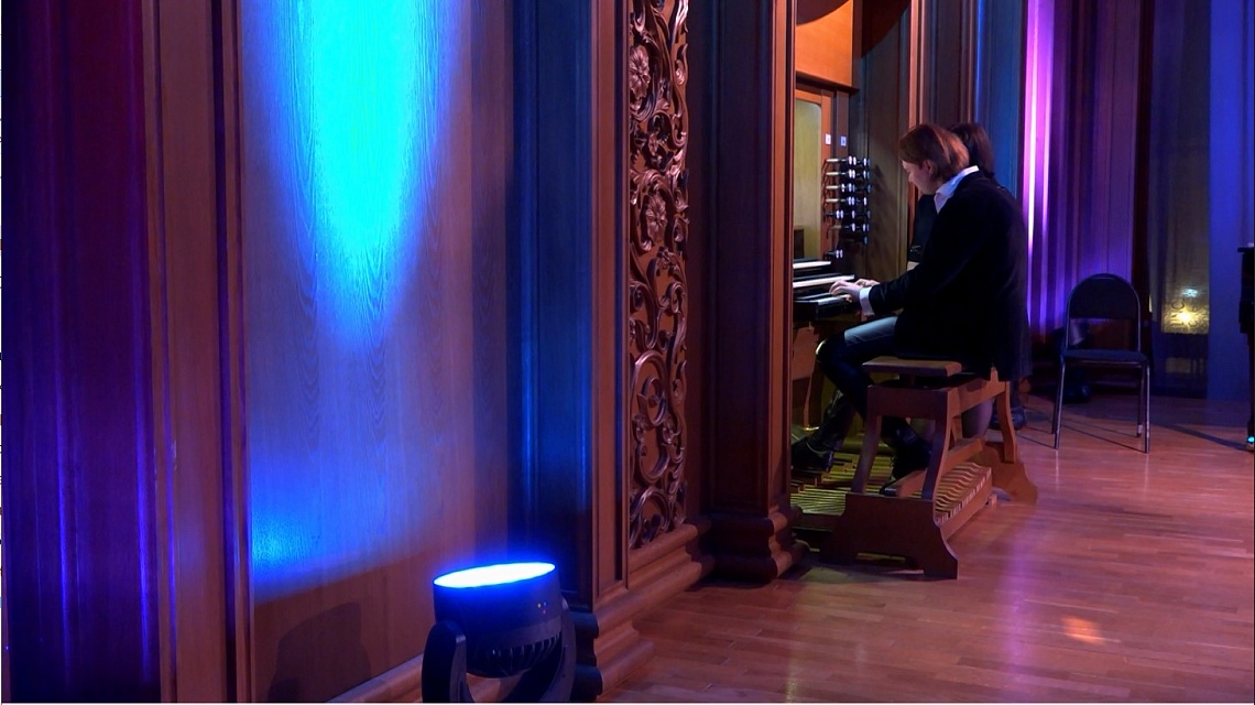 В Пензе музыкант из Санкт-Петербурга исполнил на органе известные произведения