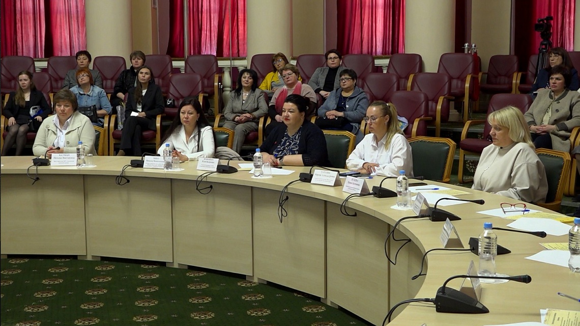 В Пензе сотрудники музеев и архивов обсудили работу с фондами личного происхождения