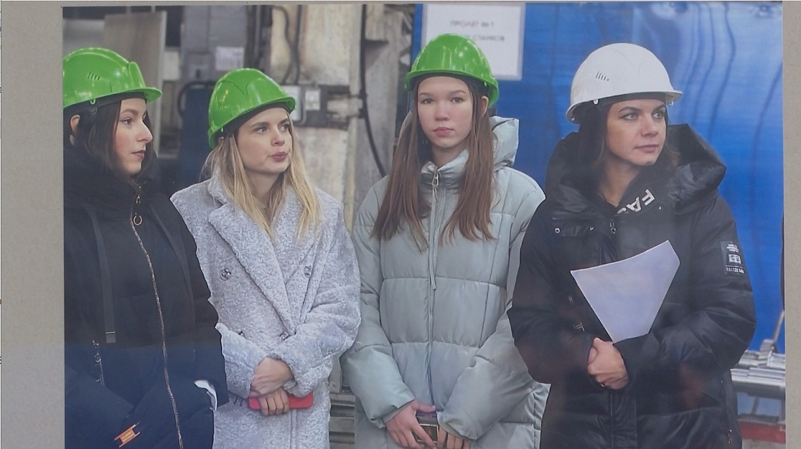 В Пензе открылась фотовыставка, посвященная представительницам рабочих профессий