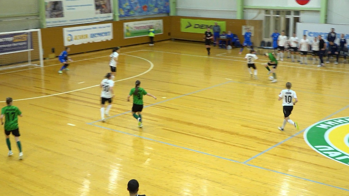 Пензенская «Лагуна» дома проиграла питерскому «Кристаллу»