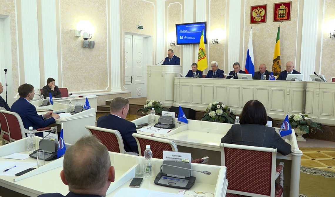 На сессии ЗакСобра Пензенской области поддержали инициативу об утверждении нового флага