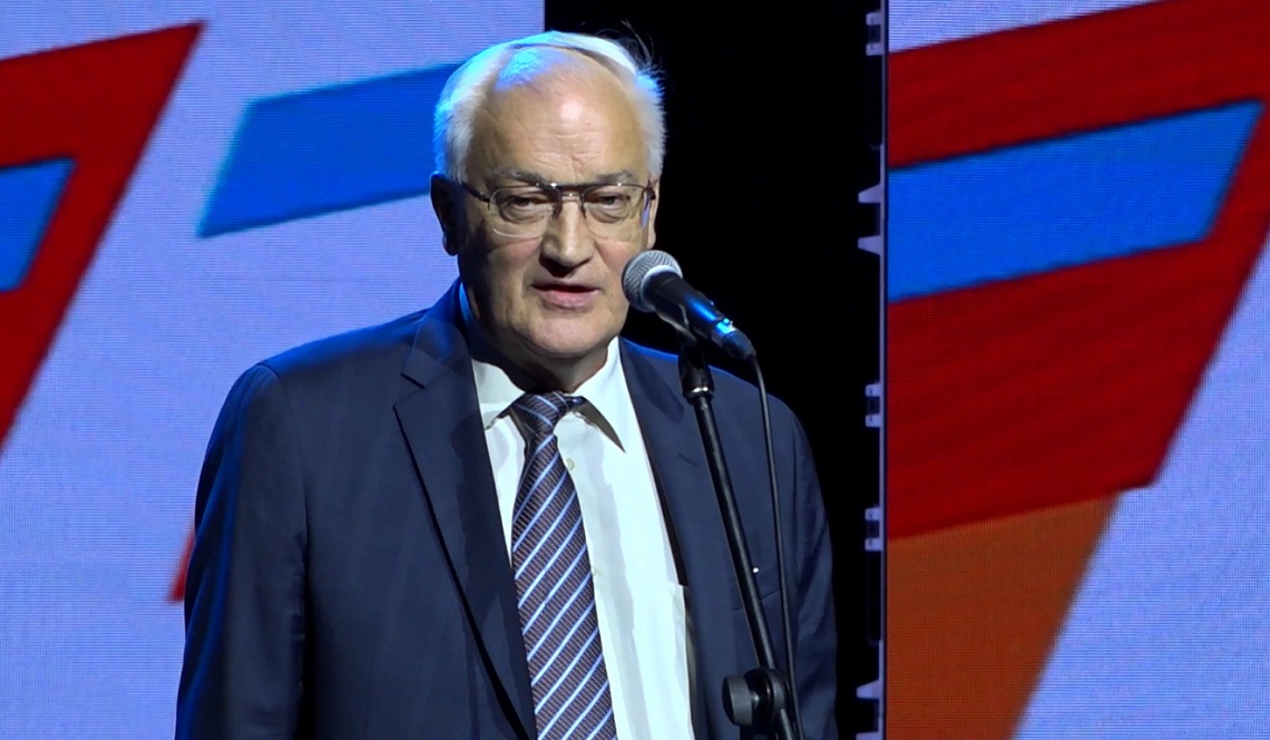 В Доме офицеров поздравили с профессиональным праздником сотрудников железной дороги