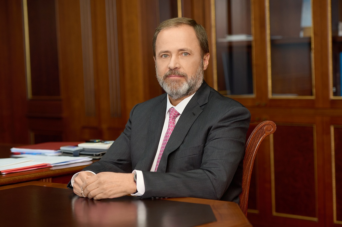Поздравление полпреда президента РФ в ПФО Игоря Комарова с Международным женским днем