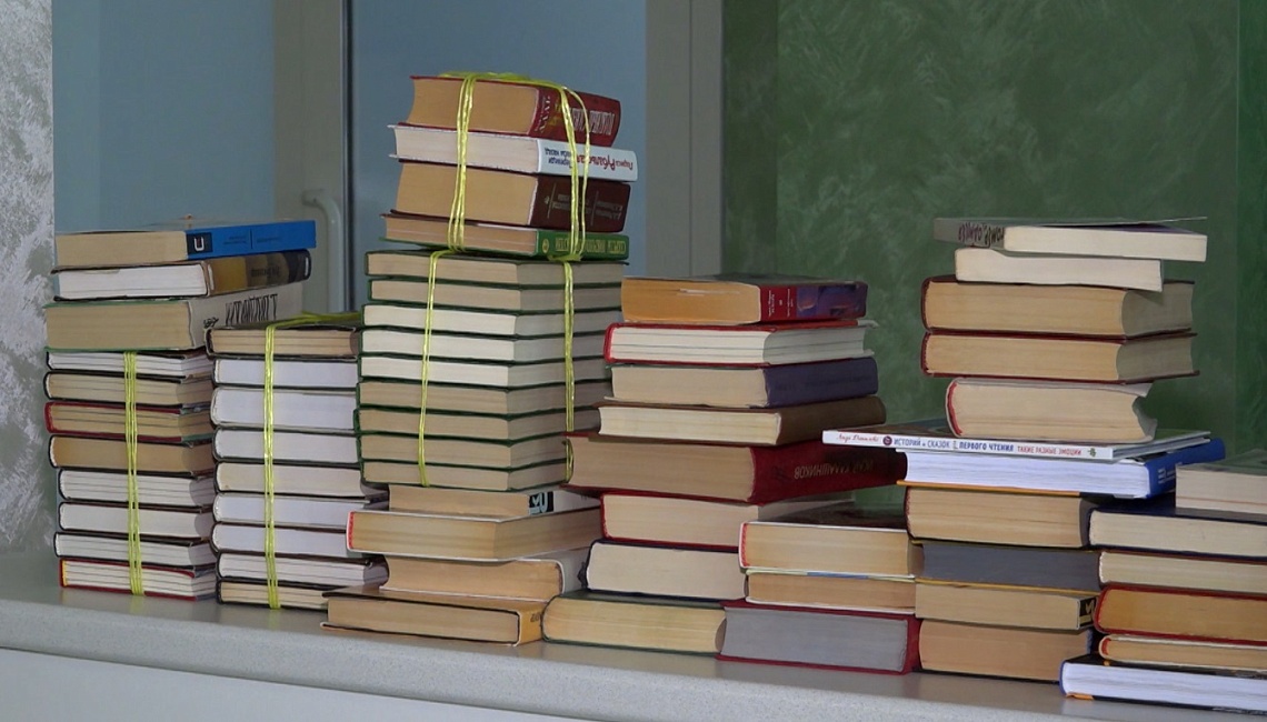 В областной библиотеке имени Лермонтова продолжается сбор книг в рамках акции «Книги - Донбассу»
