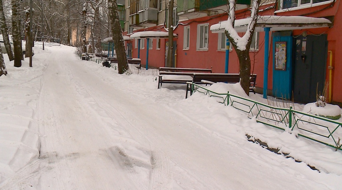 В Пензе чиновники проверили, как убирают дворы от снега