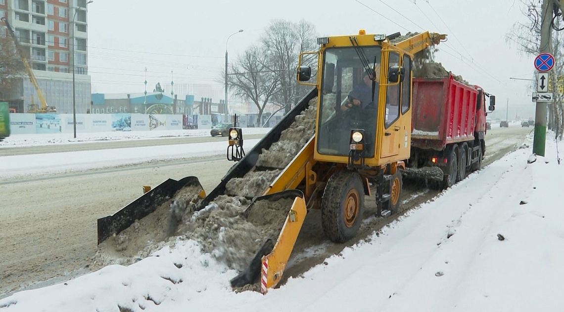 Утренние пробки на дорогах застали горожан врасплох